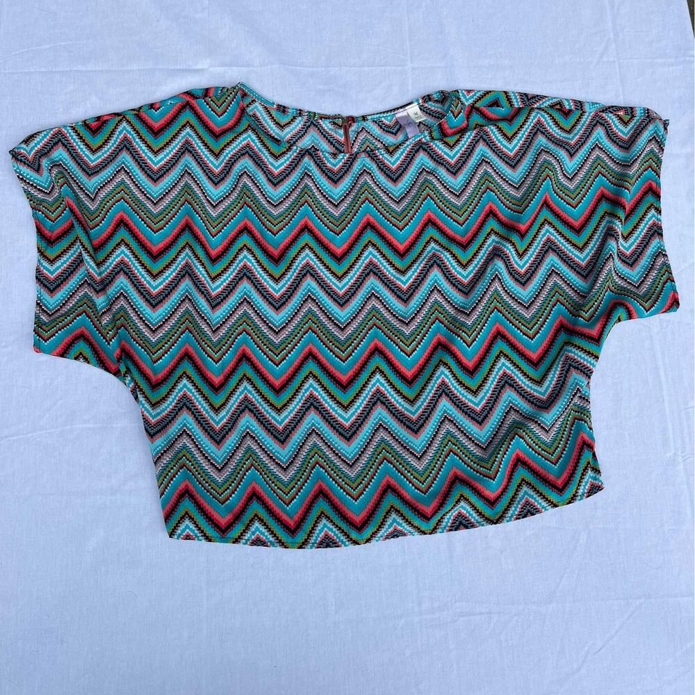 Womens Chevron Print blouse Size Medium